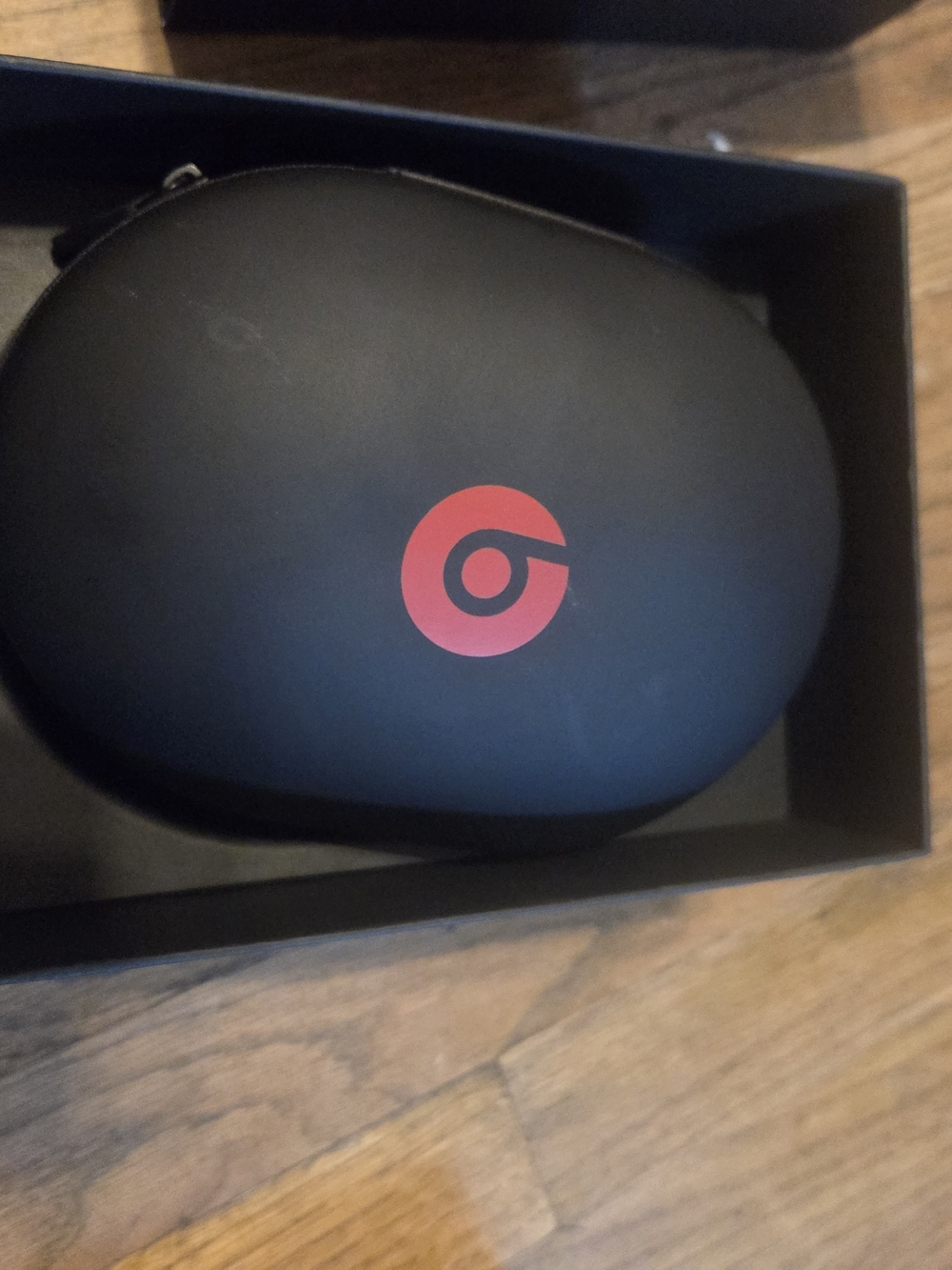 Beats by Dre Studio3 Wireless Headphones - Black - Picture 3 of 6